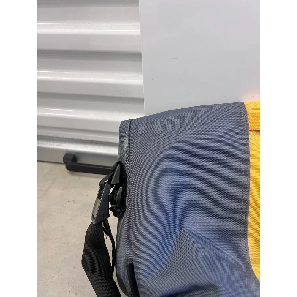 Timbuk2 Classic Messenger Bag Mens Eco Lightbeam Shoulder Strap Business Office